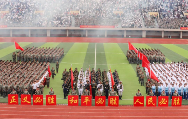 牛达人 磨练意志，奋发有为 | 山东现代学院2025级新生开学典礼暨军训成果汇演顺利举行